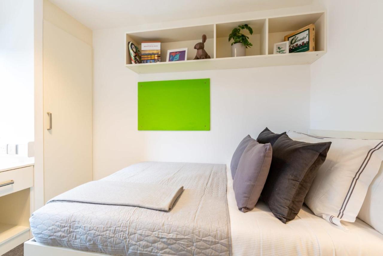 Ensuite Bedrooms With Shared Kitchen At Hollingbury House In Hove Buitenkant foto